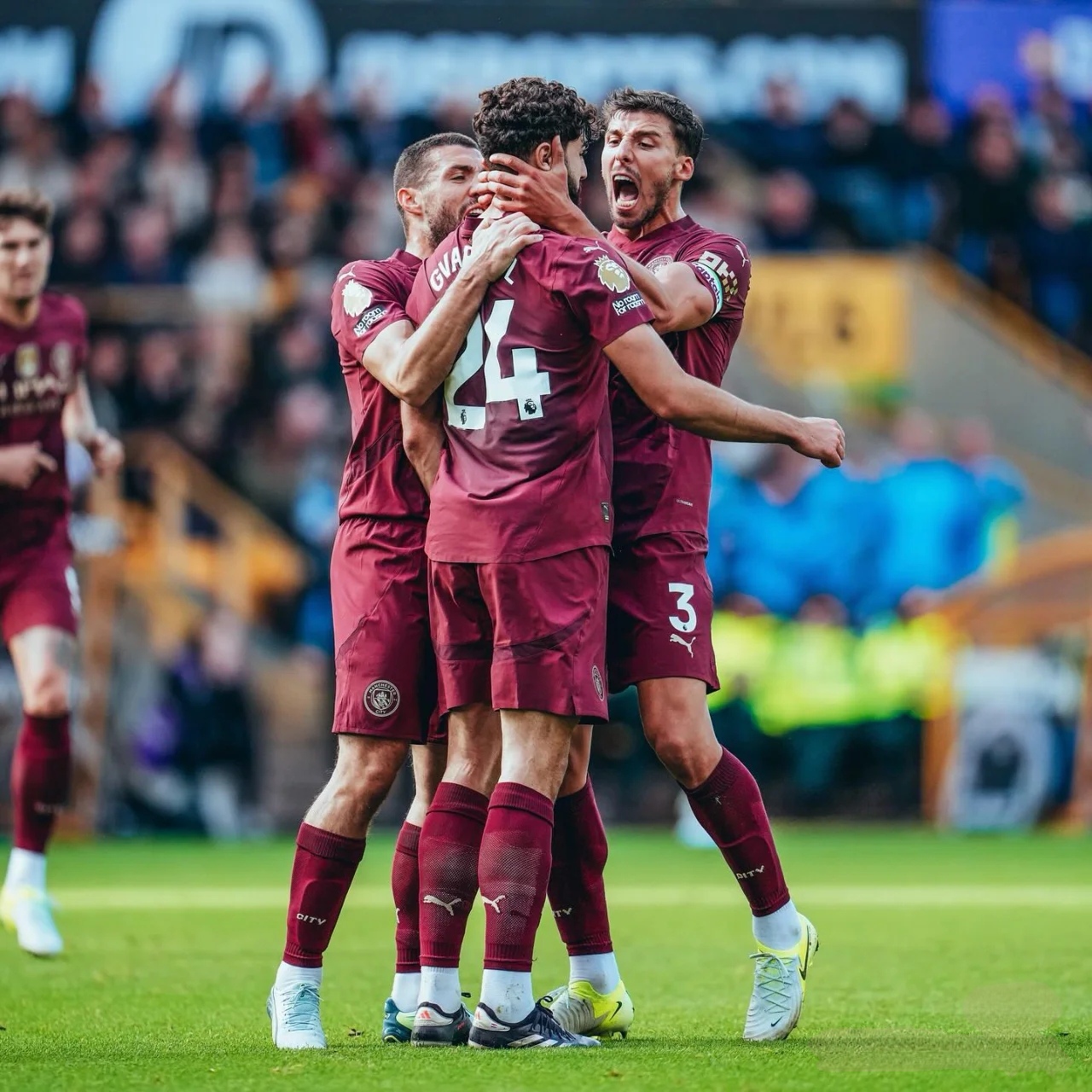 贝博棋牌 -国际比赛日曼城外线爆发：中超节点到来，底气十足，年轻球员得到机会 