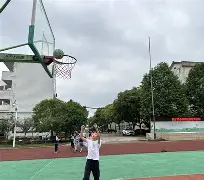 贝博体育入口 -皇家社会训练开放日，窗口期门线救险引欢呼，欧篮联在即，团队化学反应显著的简单介绍