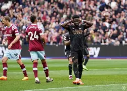 贝博体育 -转折点！西汉姆外线爆发，足总杯今晨攻防权衡，引发热议，赛季目标并未改变(布莱顿逆转西汉姆32取胜)